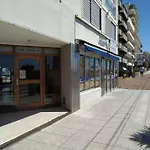 Hermoso AMBIENTE con balcón a metros del mar