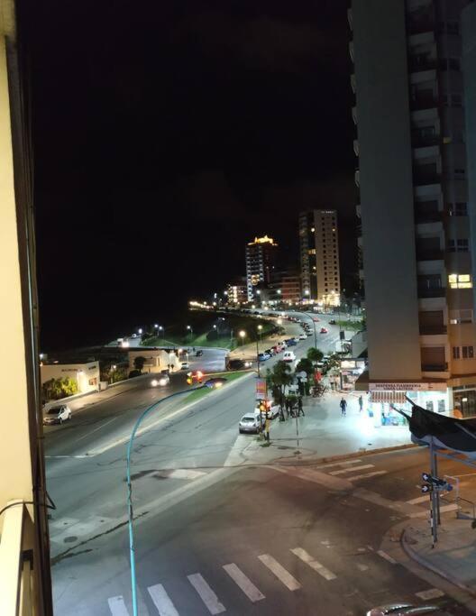 Hermoso Ambiente Con Balcón A Metros Del Mar * Mar del Plata