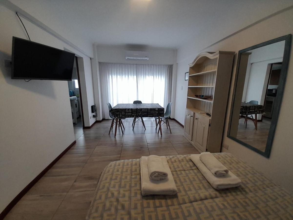 Hermoso Ambiente Con Balcón A Metros Del Mar Apartamento
